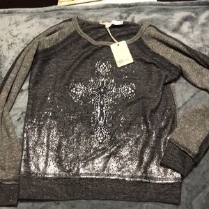 Embellished sweat shirt.